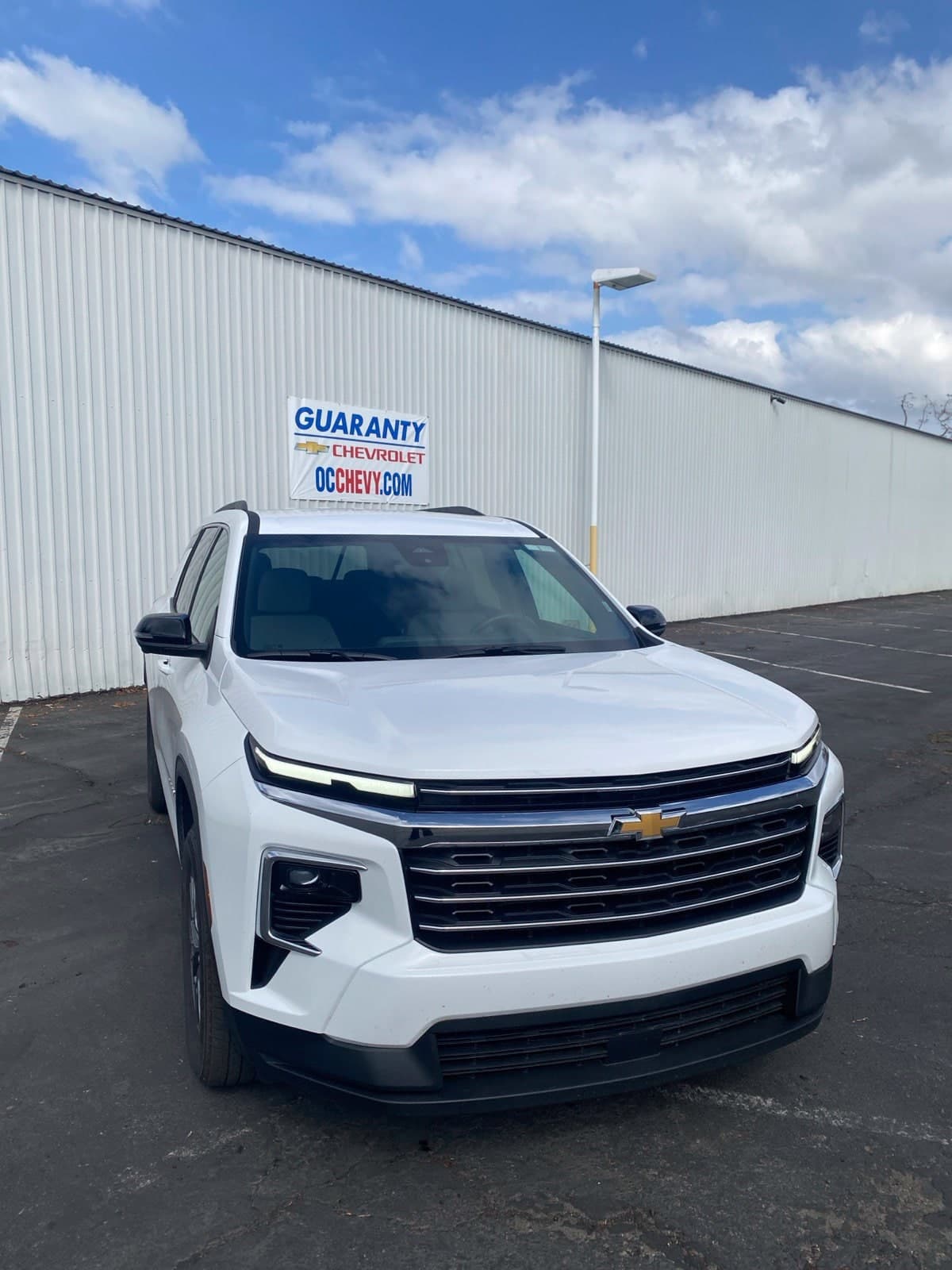2026 Chevrolet Traverse FWD LT — photo 1 of 14