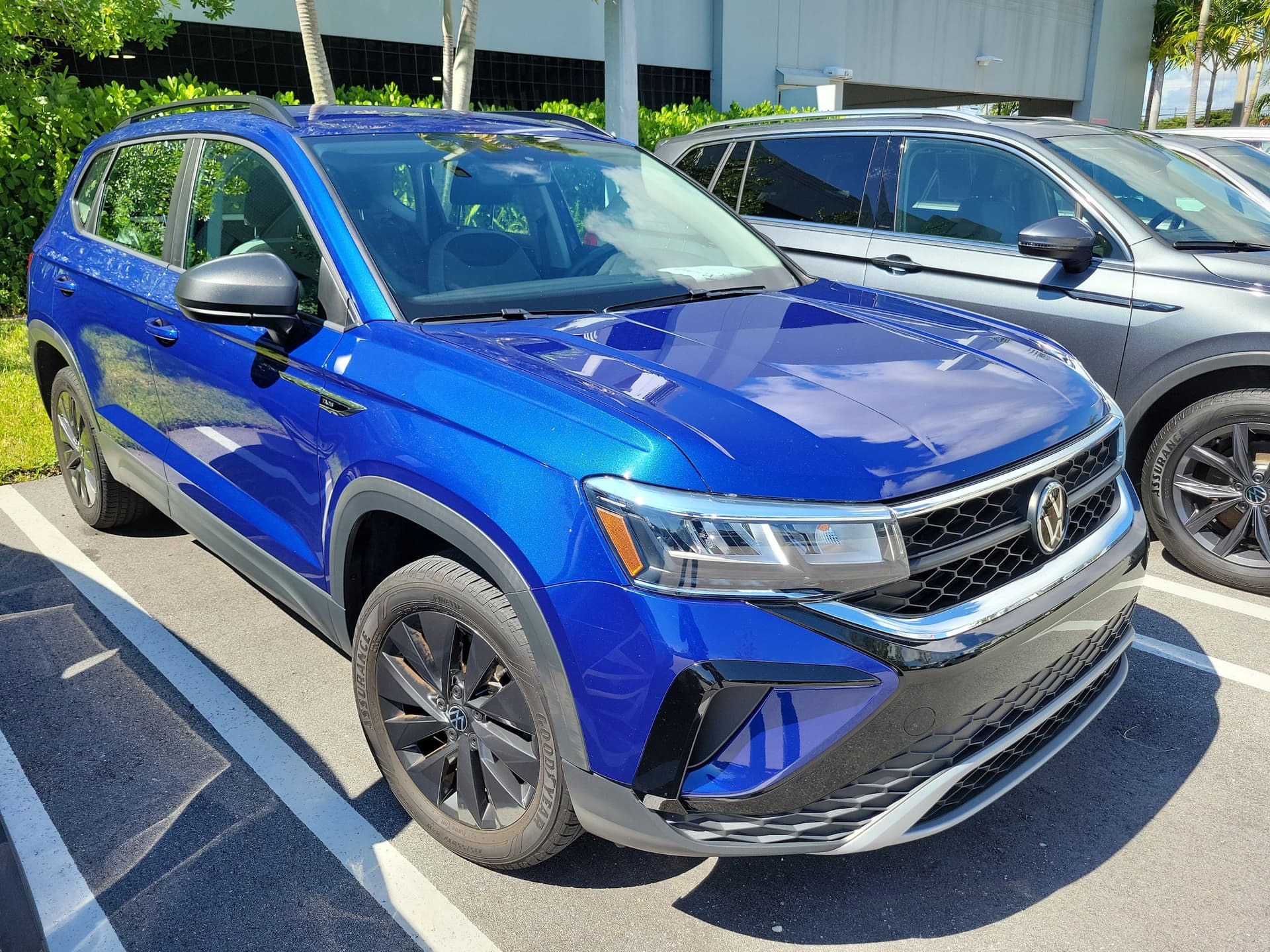 2023 Volkswagen Taos S — photo 1 of 4