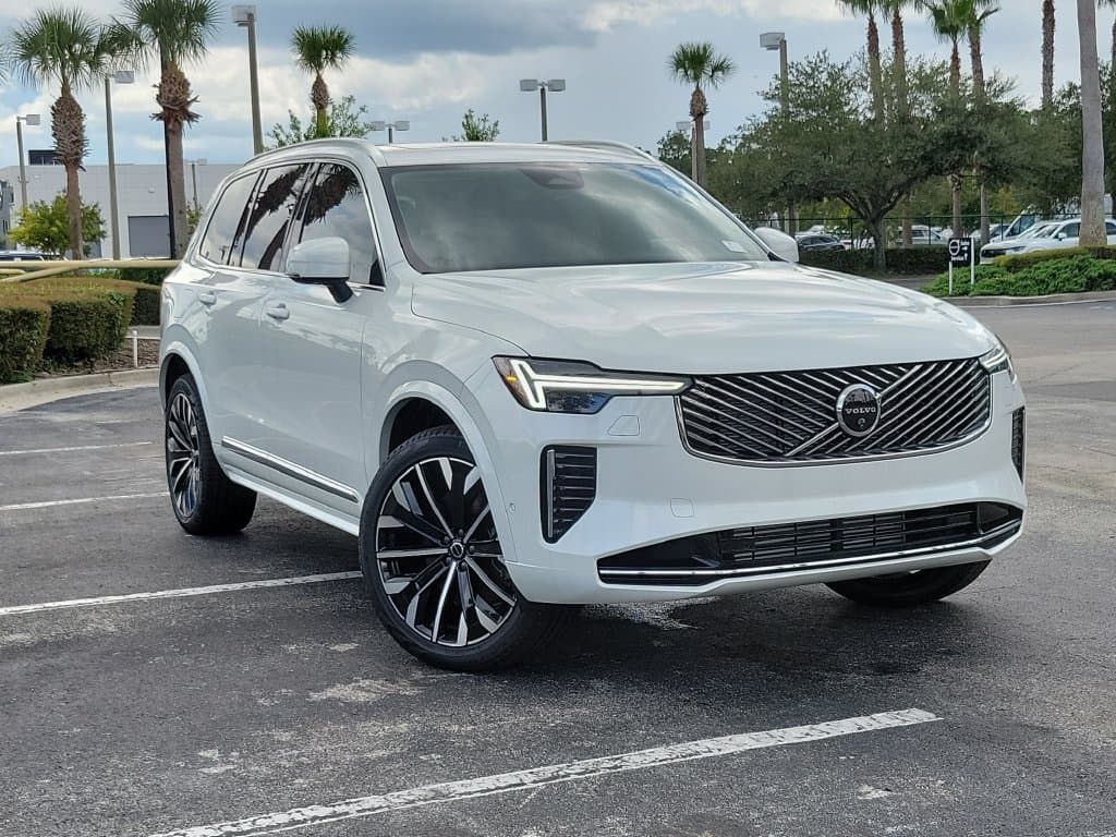 2026 Volvo XC90 Plug-In Hybrid Base — photo 1 of 27