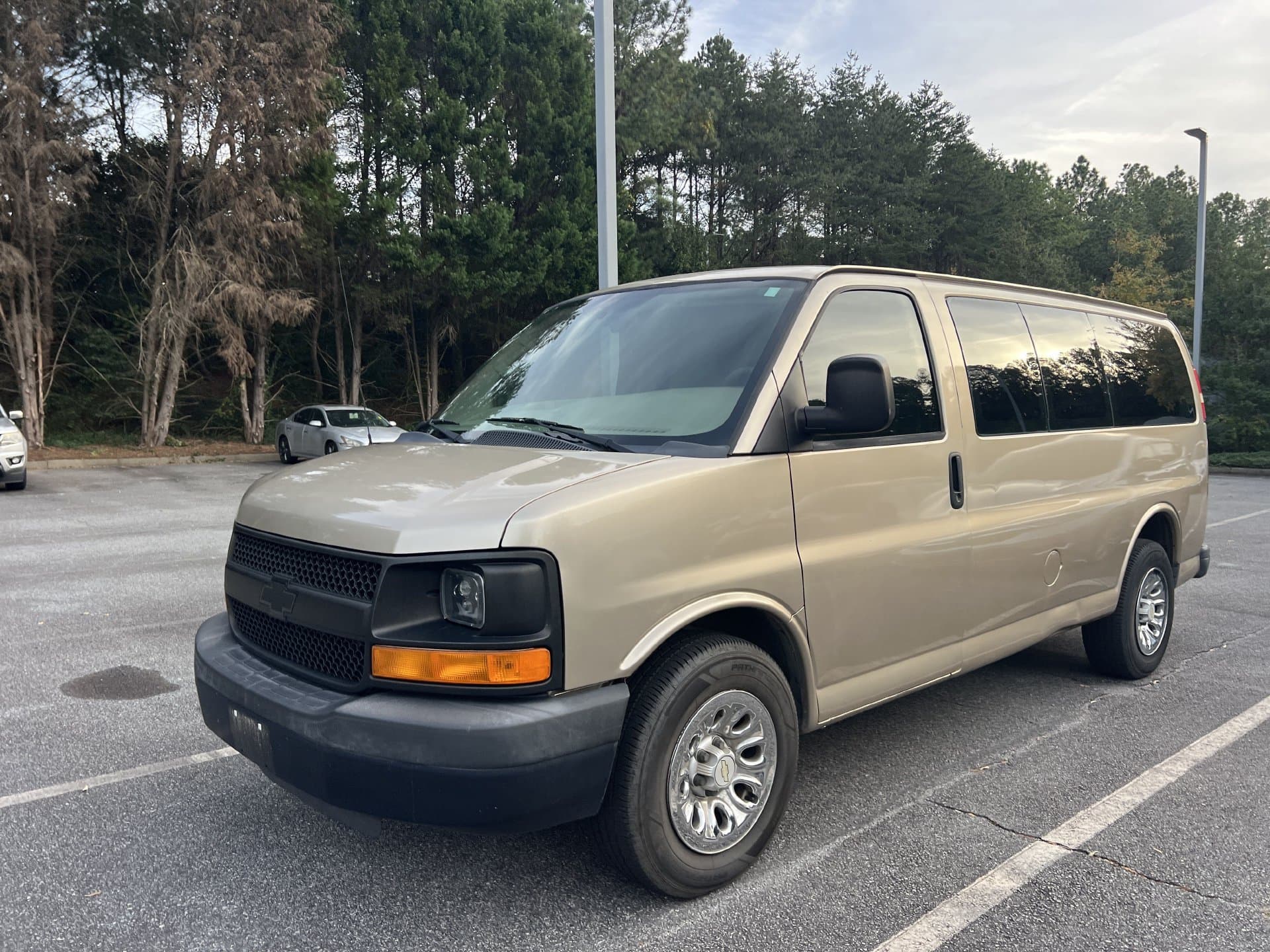 2013 Chevrolet Express Cargo Van Base — photo 1 of 6