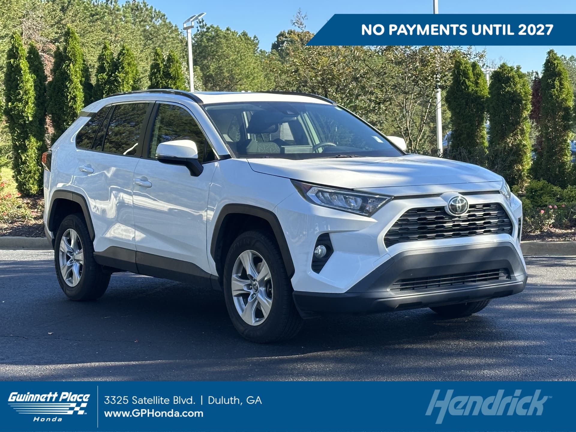2019 Toyota RAV4 XLE — photo 1 of 13