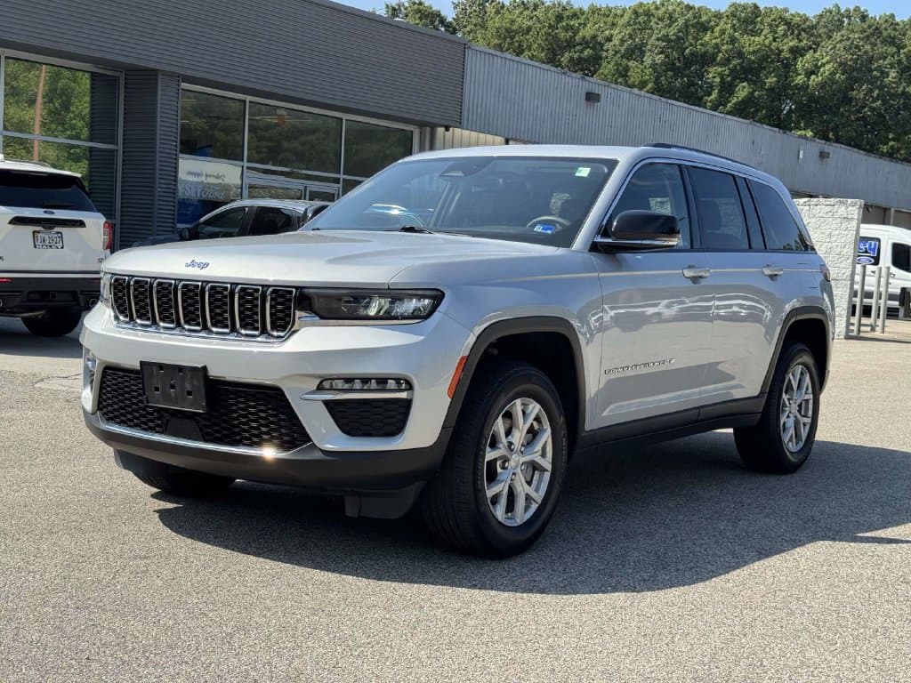 2023 Jeep Grand Cherokee Limited — photo 1 of 27