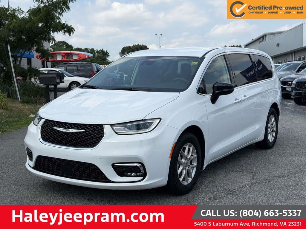 2024 Chrysler Pacifica Touring L — photo 1 of 25