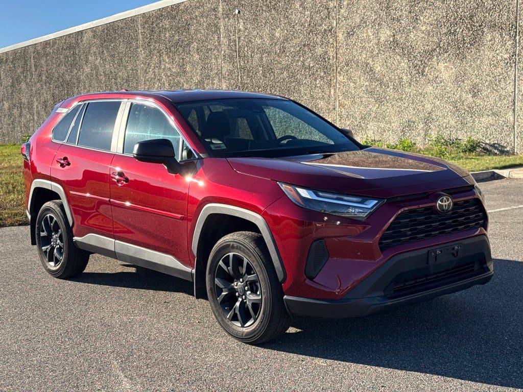 2024 Toyota RAV4 LE — photo 1 of 14