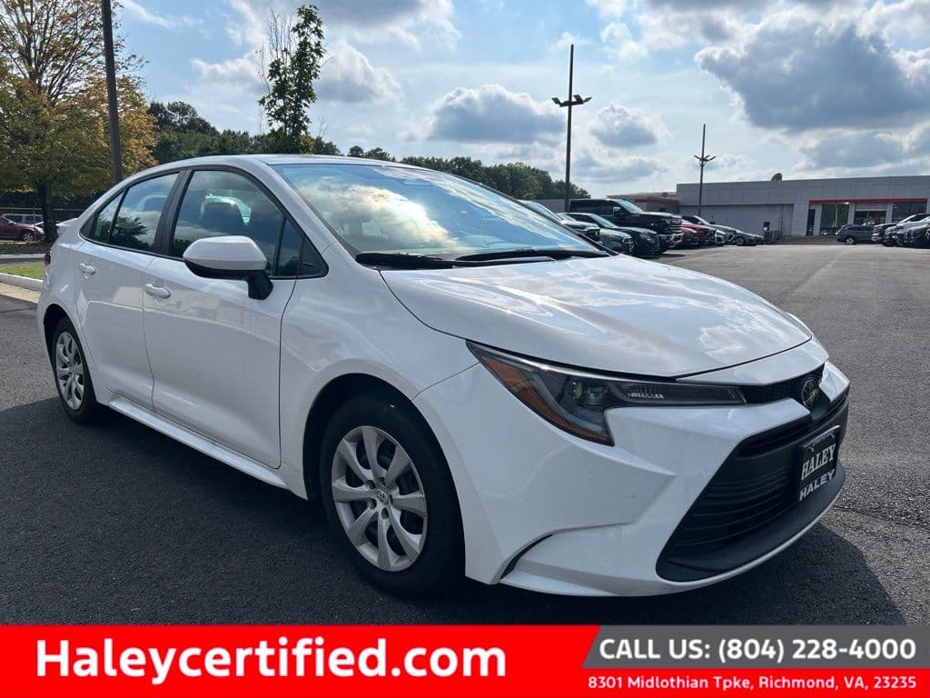2025 Toyota Corolla LE — photo 1 of 14