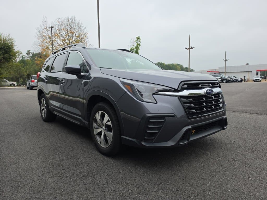 2025 Subaru Ascent Premium — photo 1 of 12