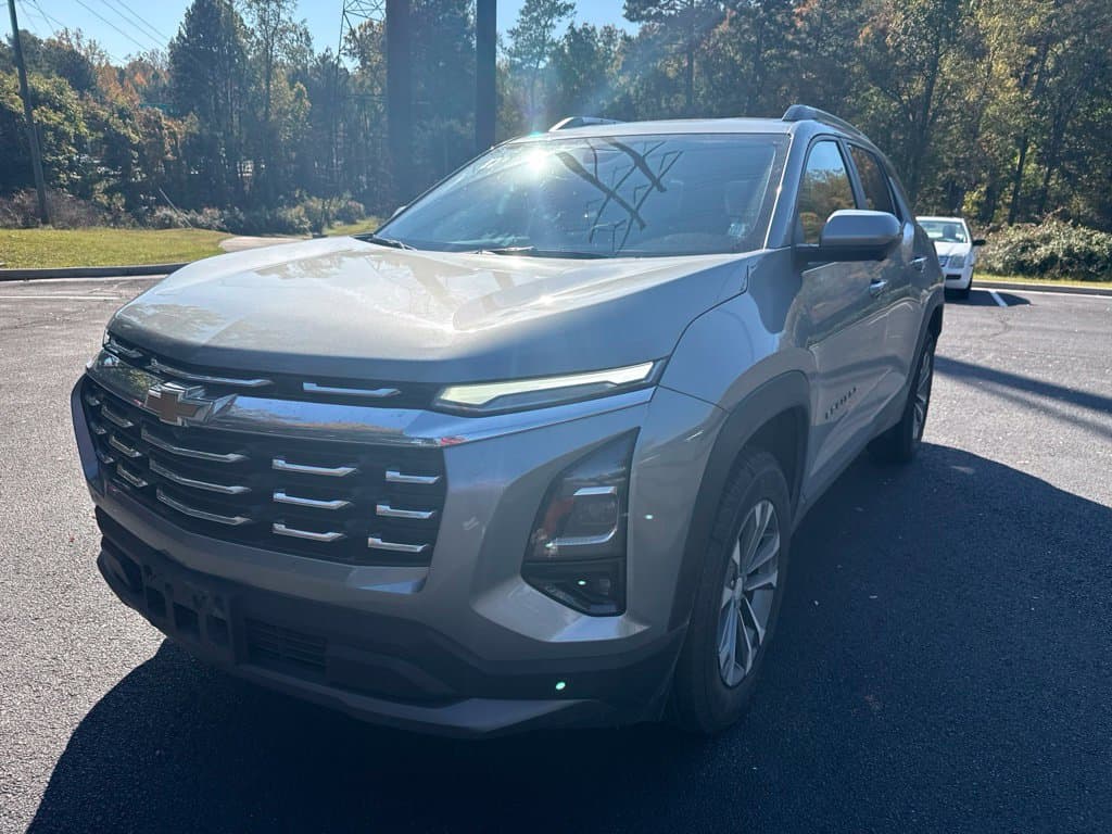 2025 Chevrolet Equinox AWD LT — photo 1 of 13