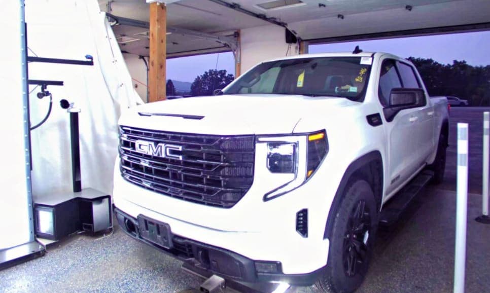 2023 GMC Sierra 1500 Elevation — photo 1 of 5