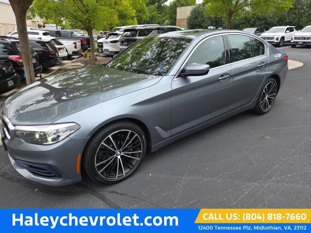 2019 BMW 5 Series 530i xDrive — photo 1 of 6