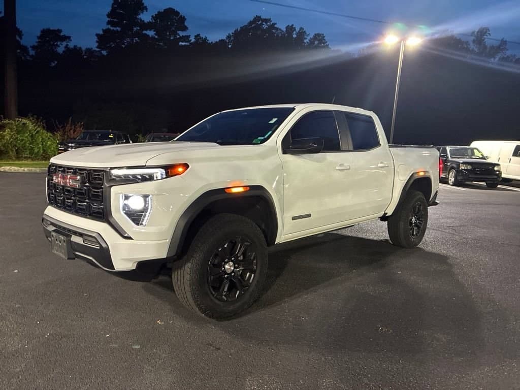 2024 GMC Canyon Elevation — photo 1 of 10