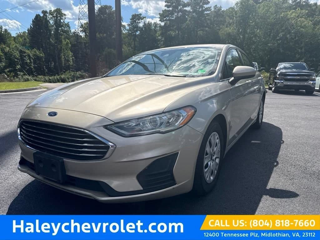 2019 Ford Fusion S — photo 1 of 11