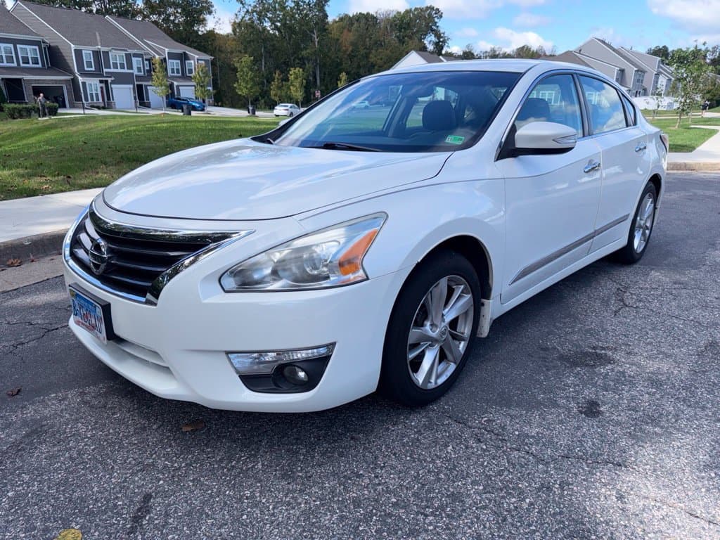 2015 Nissan Altima 2.5 SL — photo 1 of 12