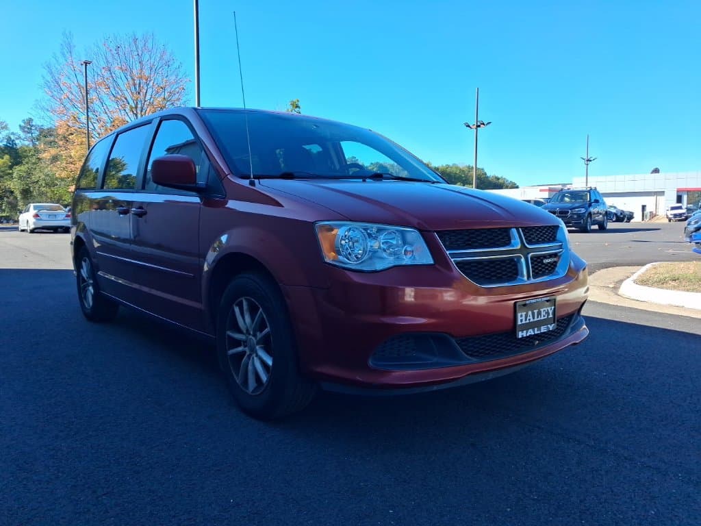2016 Dodge Grand Caravan SXT — photo 1 of 12