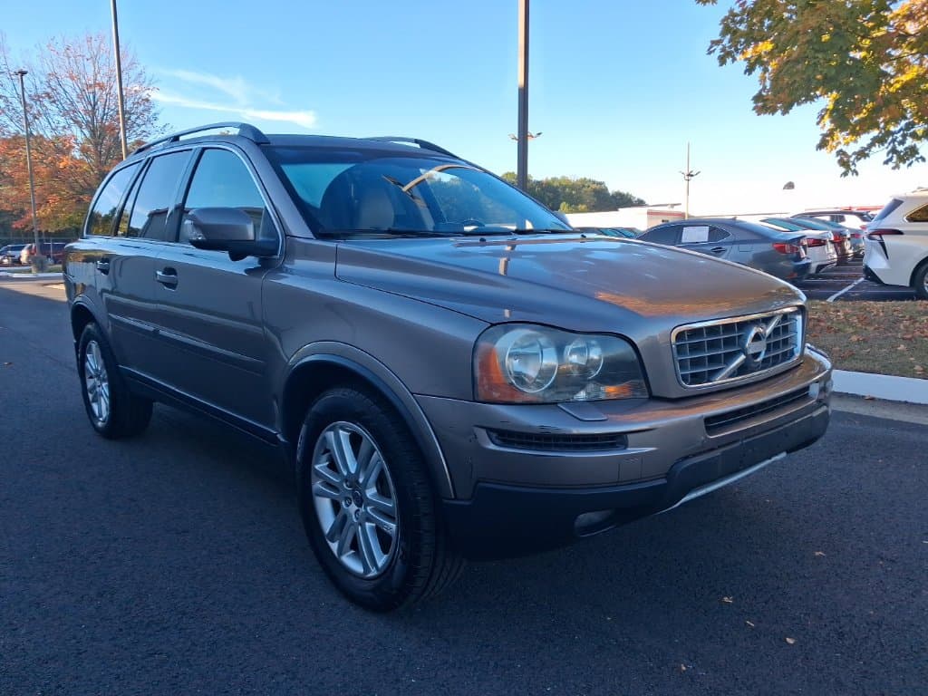 2010 Volvo XC90 Base — photo 1 of 13