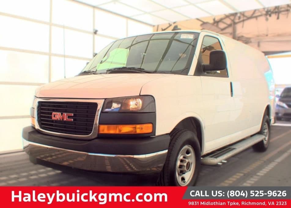 2025 GMC Savana Cargo Van Base — photo 1 of 11