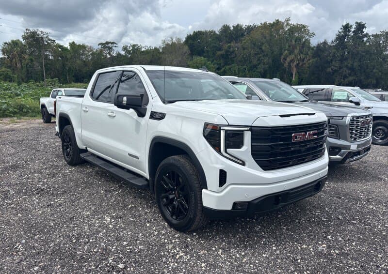 2024 GMC Sierra 1500 Elevation — photo 1 of 4