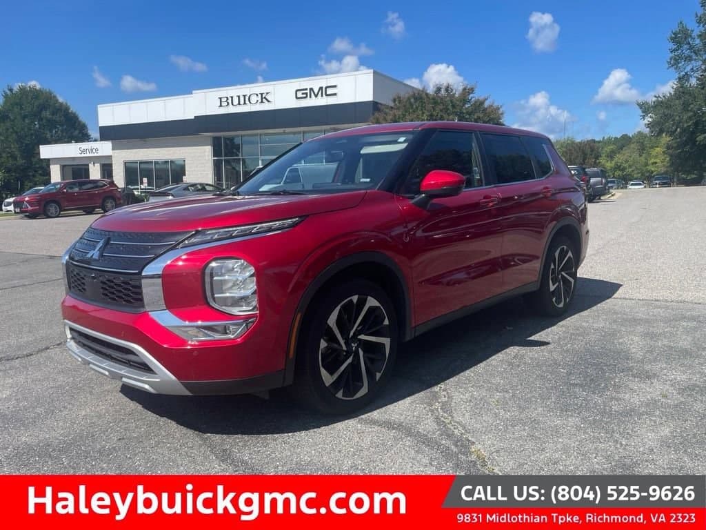 2024 Mitsubishi Outlander SE — photo 1 of 13
