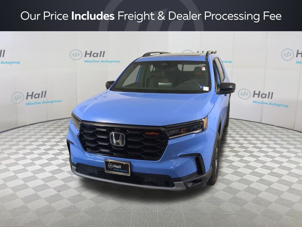 2025 Honda Pilot TrailSport — photo 1 of 31