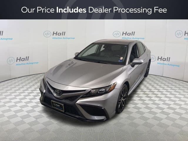 2022 Toyota Camry SE — photo 1 of 30