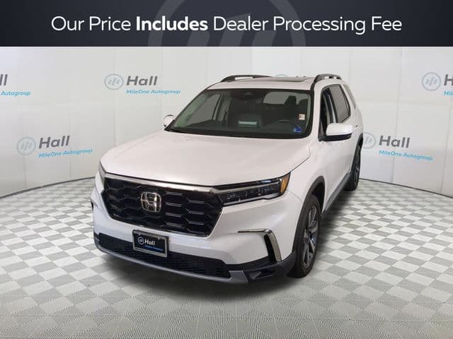2025 Honda Pilot Touring — photo 1 of 32