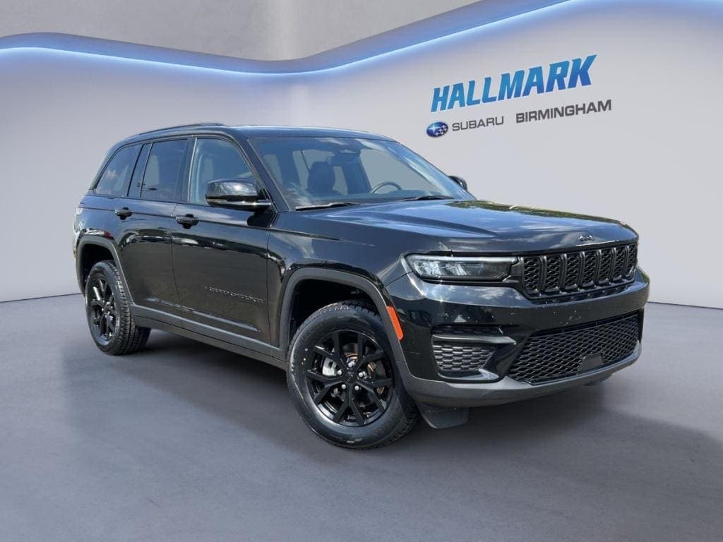 2024 Jeep Grand Cherokee Altitude — photo 1 of 22