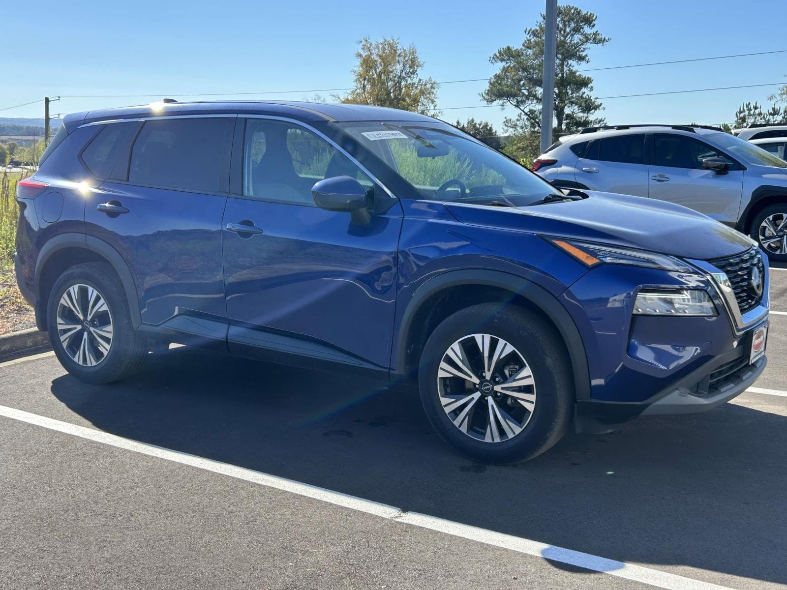 2023 Nissan Rogue SV — photo 1 of 2