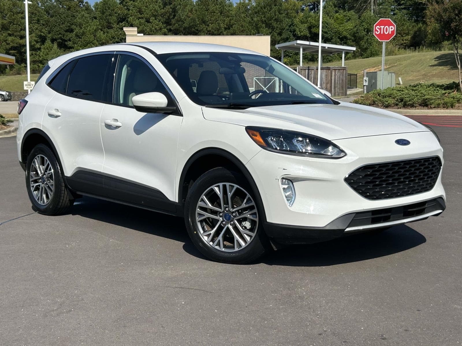2022 Ford Escape Base — photo 1 of 22