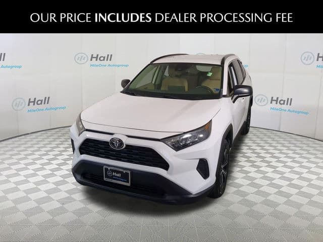 2019 Toyota RAV4 LE — photo 1 of 30