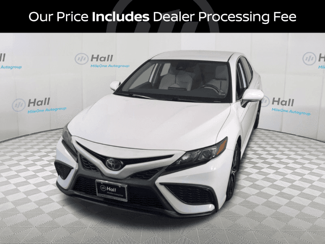 2022 Toyota Camry Hybrid SE — photo 1 of 30