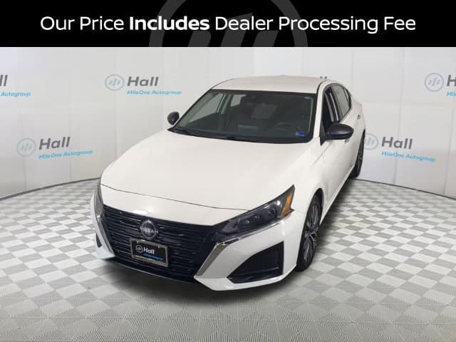 2025 Nissan Altima SV — photo 1 of 30