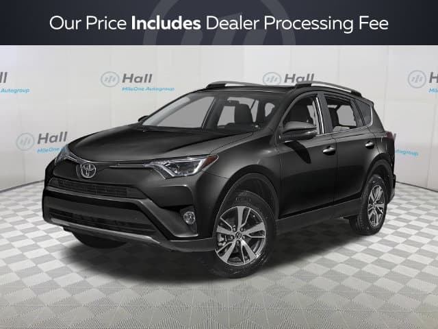 2017 Toyota RAV4 XLE — photo 1 of 3