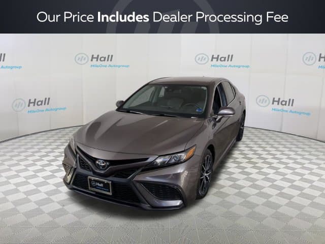 2022 Toyota Camry SE — photo 1 of 30