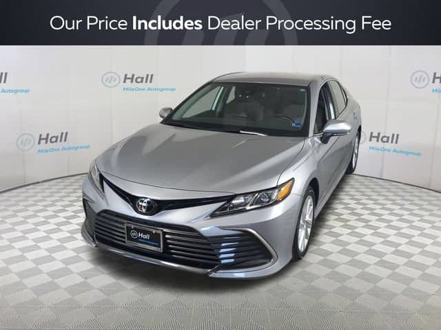 2023 Toyota Camry LE — photo 1 of 30