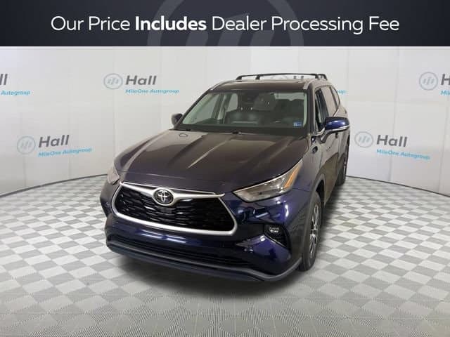 2022 Toyota Highlander XLE — photo 1 of 32