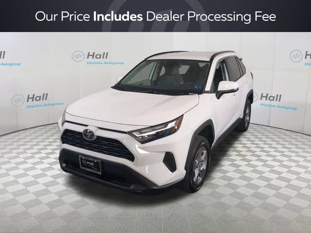 2022 Toyota RAV4 XLE — photo 1 of 30