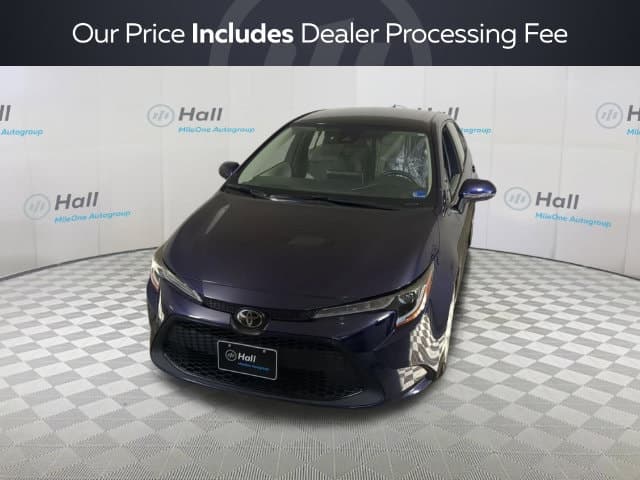 2021 Toyota Corolla LE — photo 1 of 30