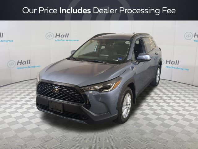 2024 Toyota Corolla Cross LE — photo 1 of 30