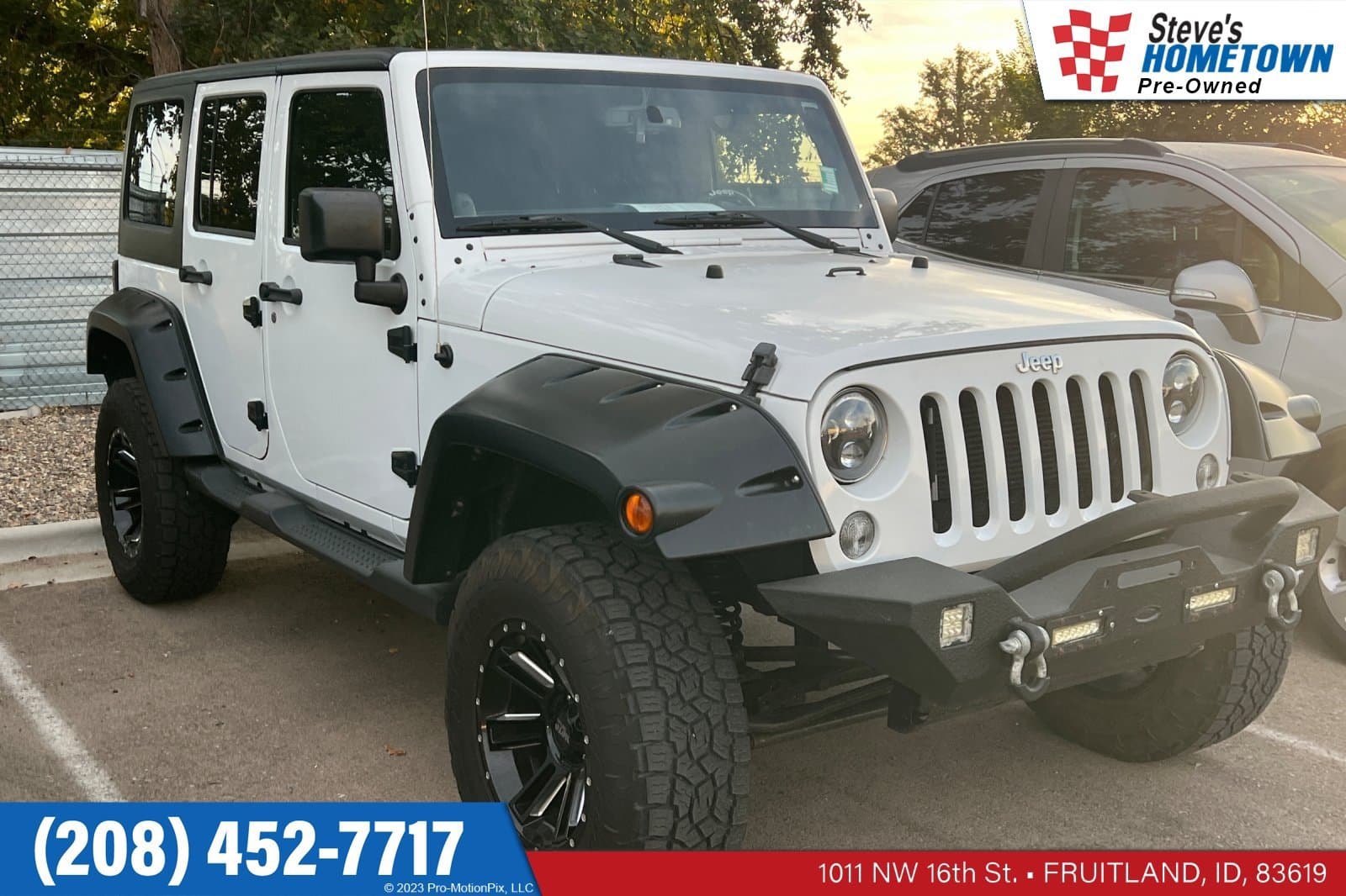 2014 Jeep Wrangler Unlimited Sahara — photo 1 of 3