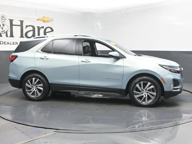 2022 Chevrolet Equinox Premier — photo 1 of 59