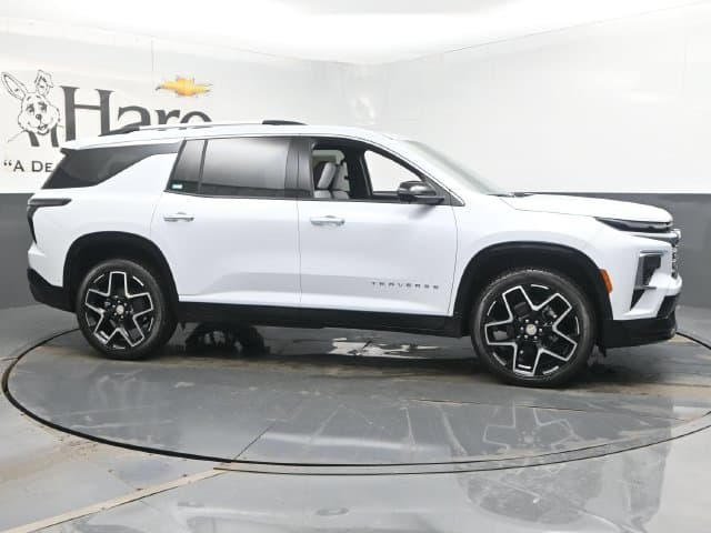 2026 Chevrolet Traverse AWD High Country — photo 1 of 38