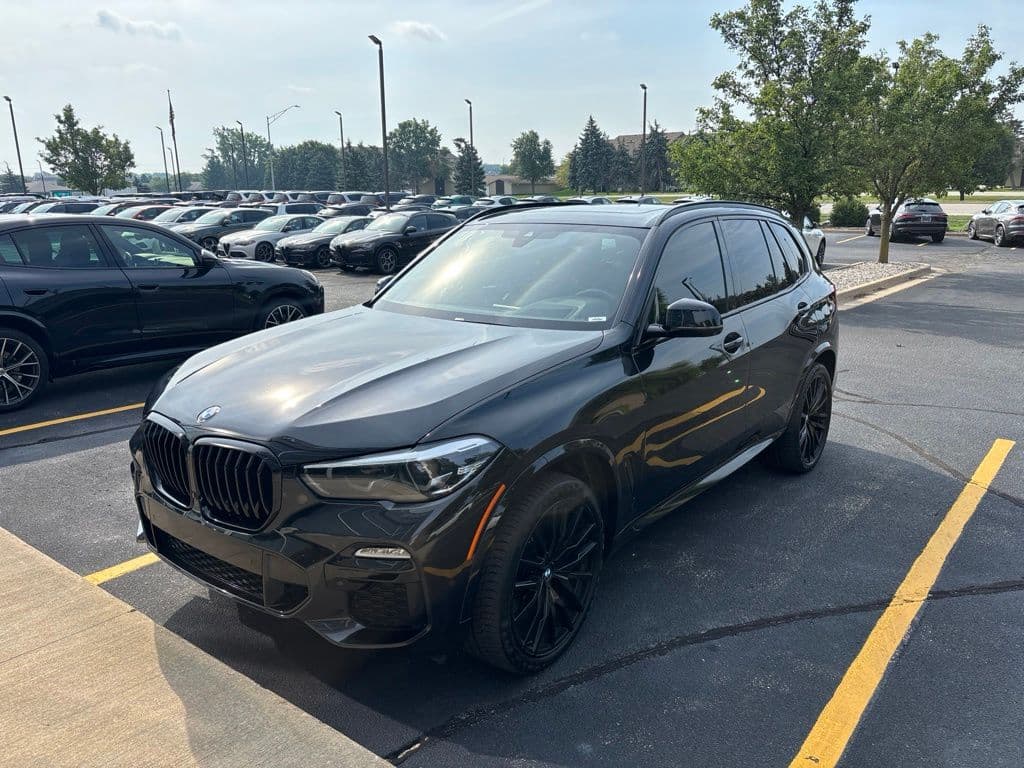 2021 BMW X5 M50i — photo 1 of 22