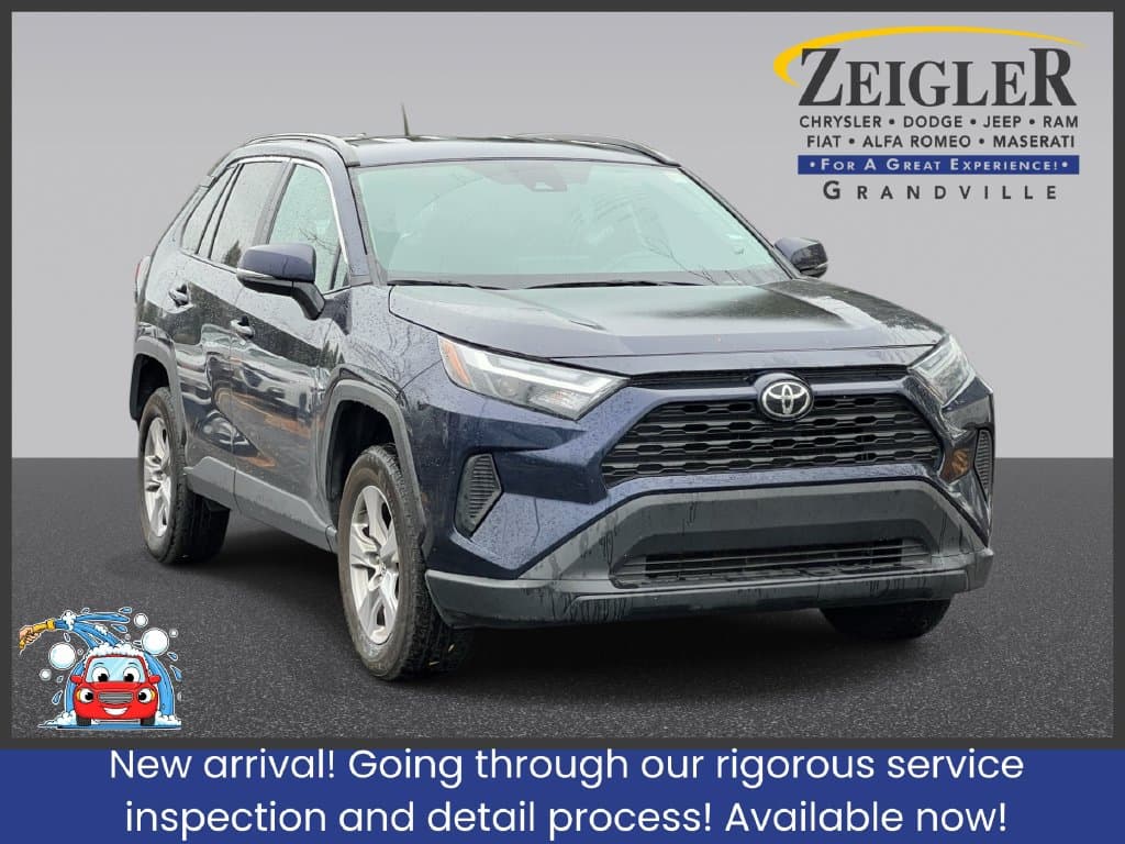 2025 Toyota RAV4 XLE — photo 1 of 15
