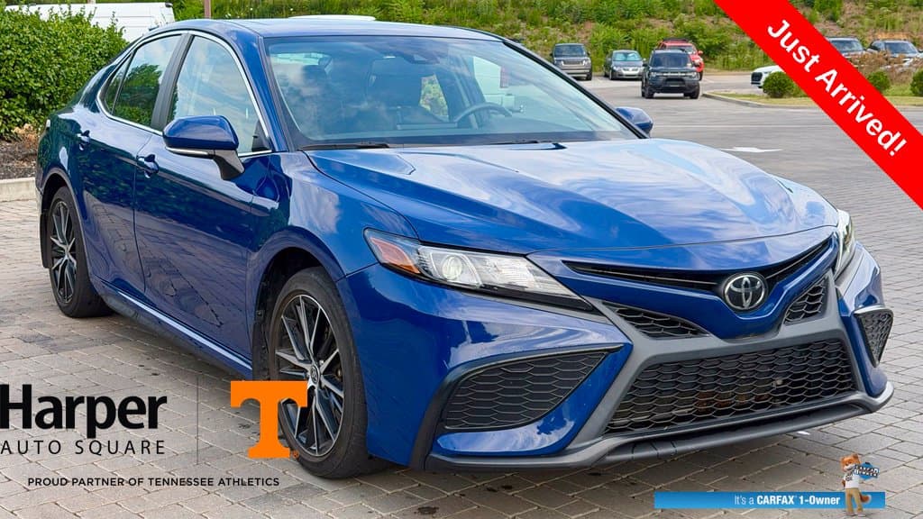 2024 Toyota Camry SE — photo 1 of 31