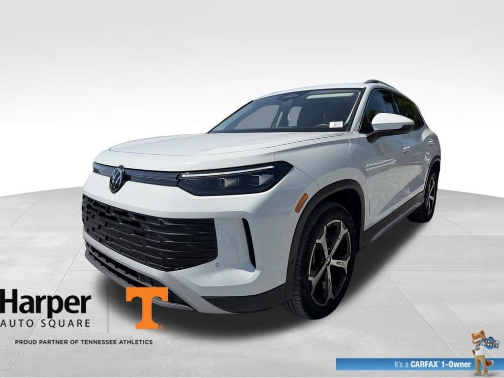 2025 Volkswagen Tiguan SE — photo 1 of 21