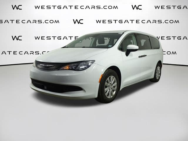 2021 Chrysler Voyager L — photo 1 of 46