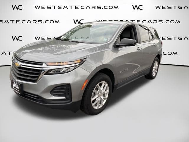 2023 Chevrolet Equinox LS — photo 1 of 32