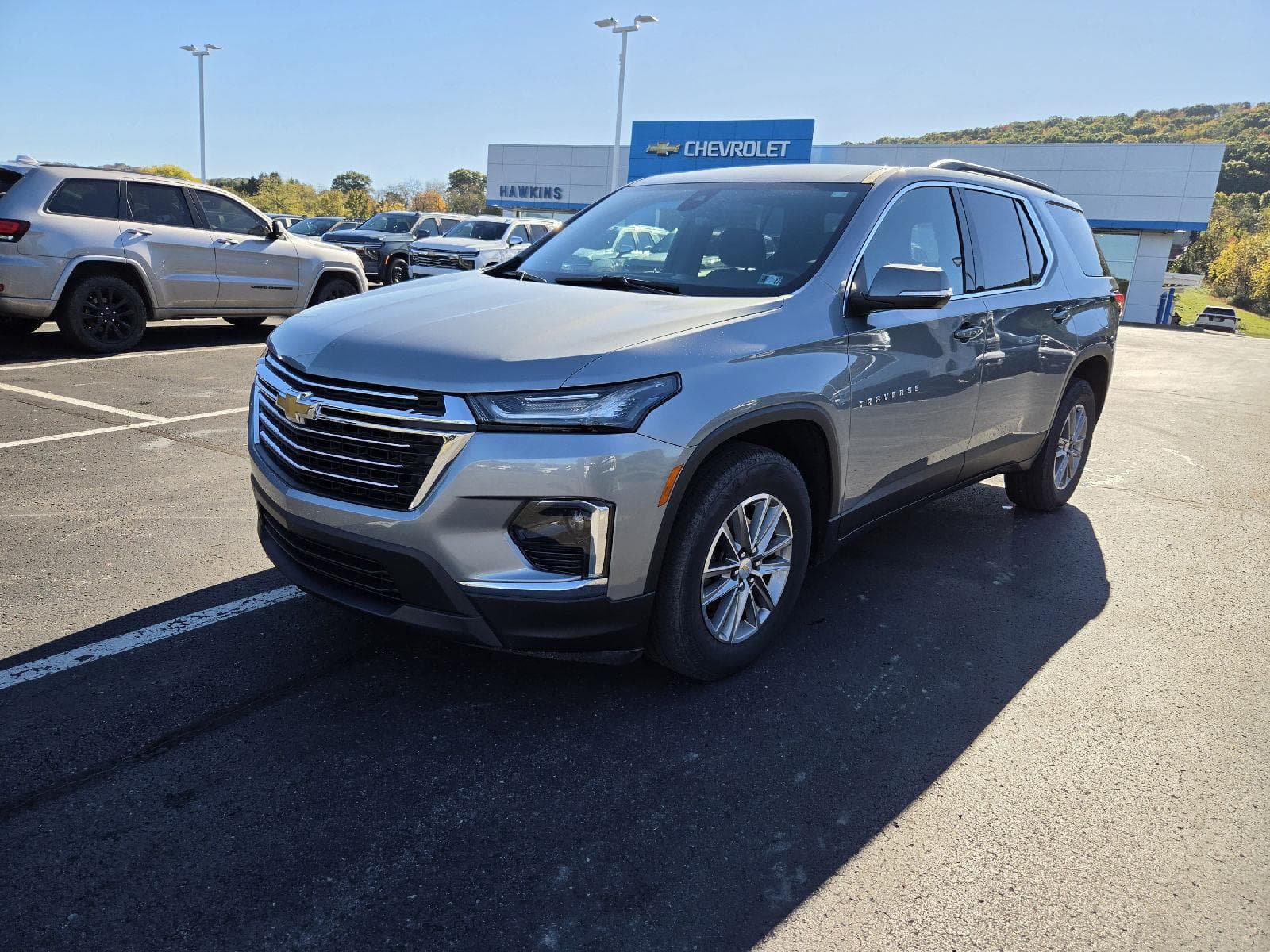 2023 Chevrolet Traverse LT Cloth — photo 1 of 28