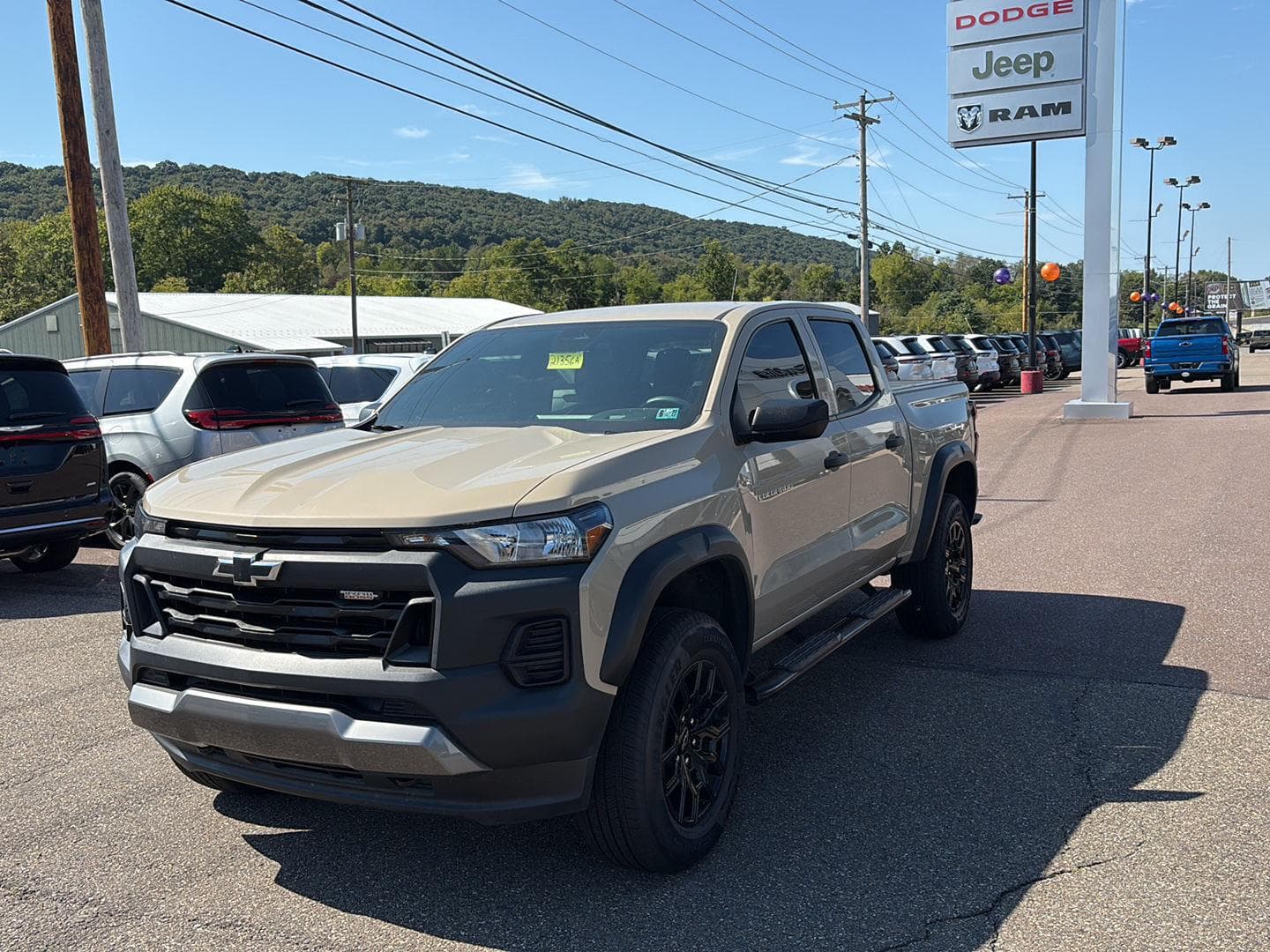 2023 Chevrolet Colorado 4WD Trail Boss — photo 1 of 25