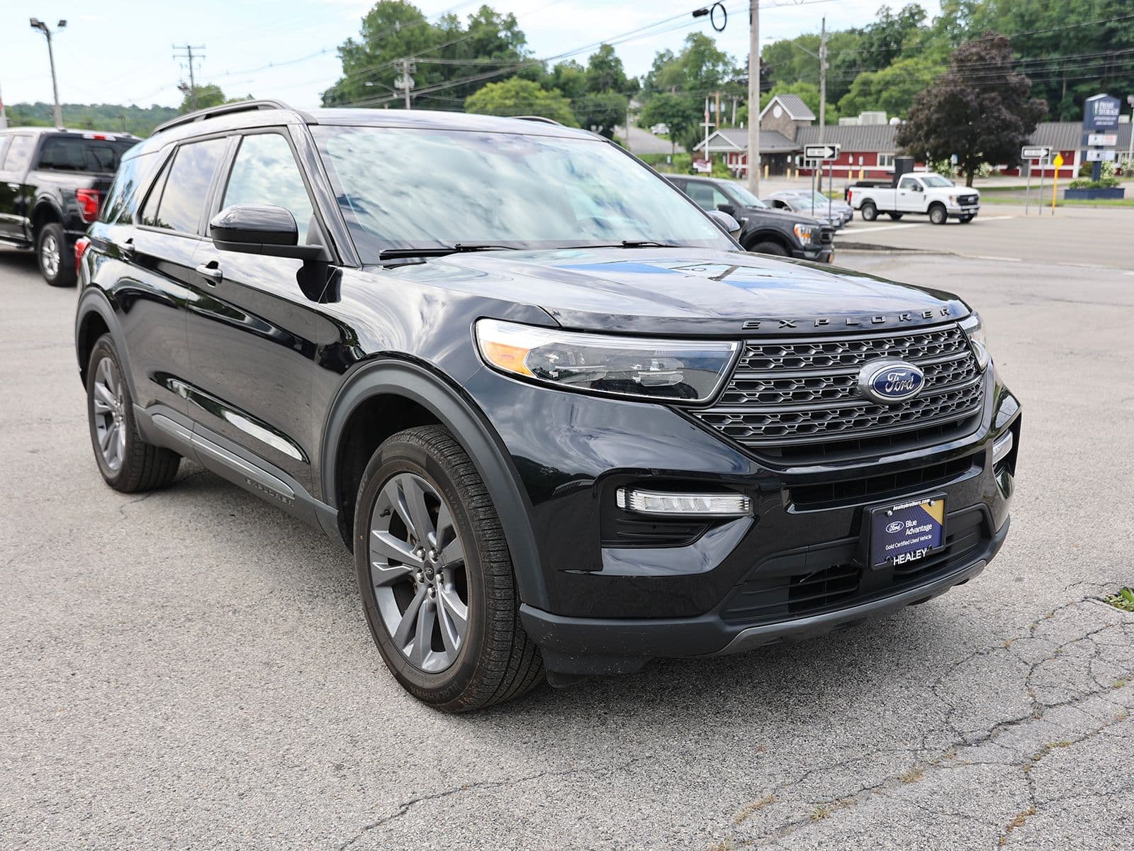 2024 Ford Explorer XLT — photo 1 of 42