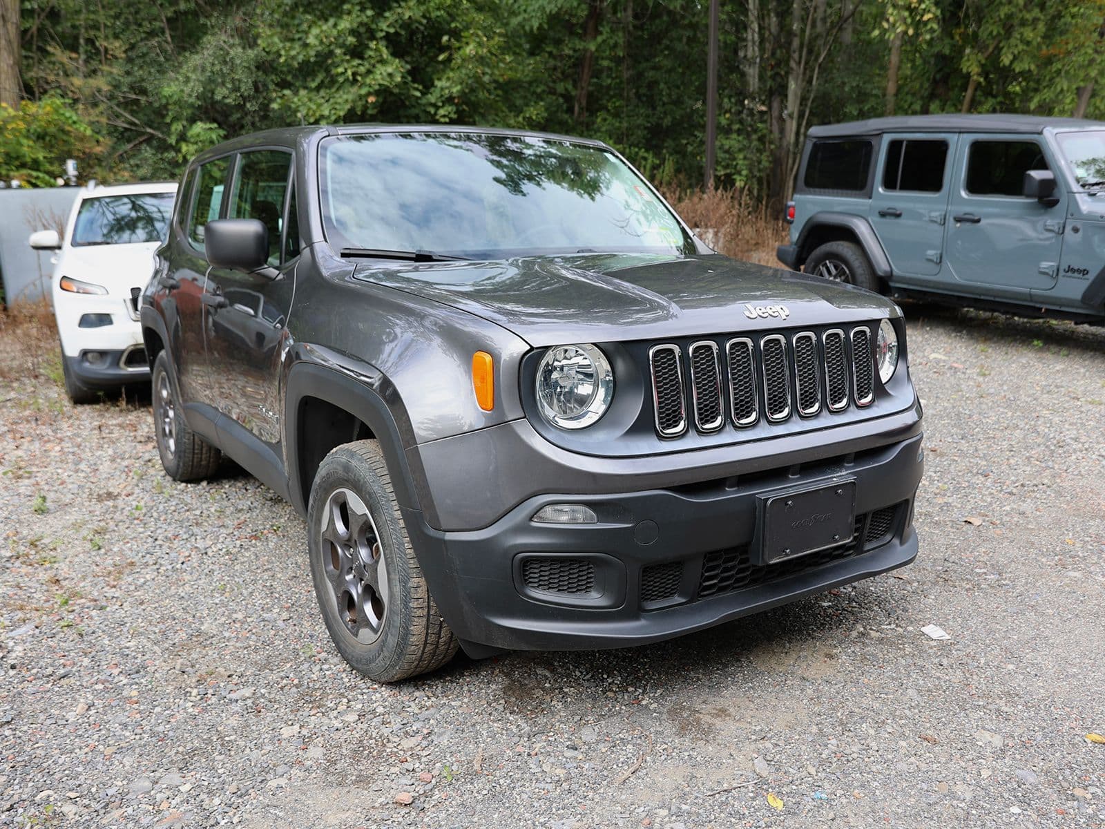 2016 Jeep Renegade Sport — photo 1 of 8